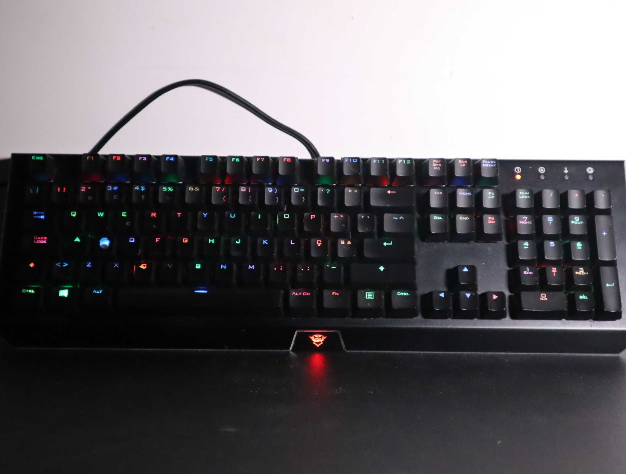 TRUST - CADA GXT 890 RGB Mechanical Gaming Keyboard - QWERTY