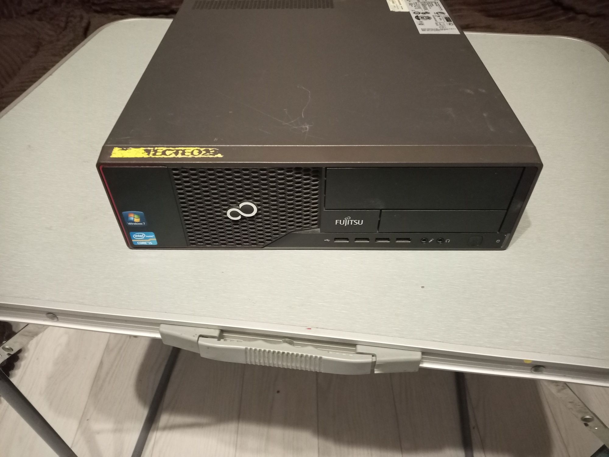 Fujitsu E710 i3-3220