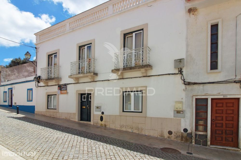 Edificio com 2 apartamentos no centro de Odemira