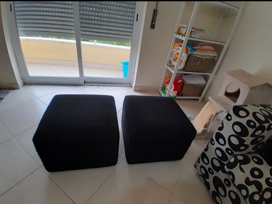 Comoda HEMNES Preta (edição limitada) parteleiras puffs sofá