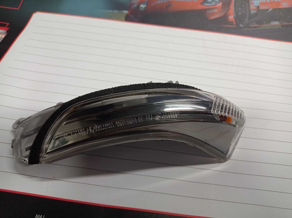 Kierunkowskaz lusterka Toyota Verso S