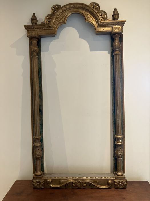 Moldura de oratório e sacrário, séc. XIX religioso