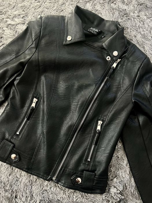 Жіноча шкіряна косуха