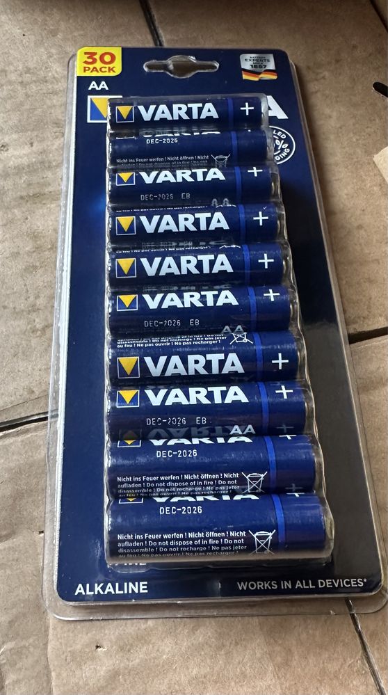 Батарейки 30 шт Varta Варта R6 R3 AA i AAA  ALKALINE