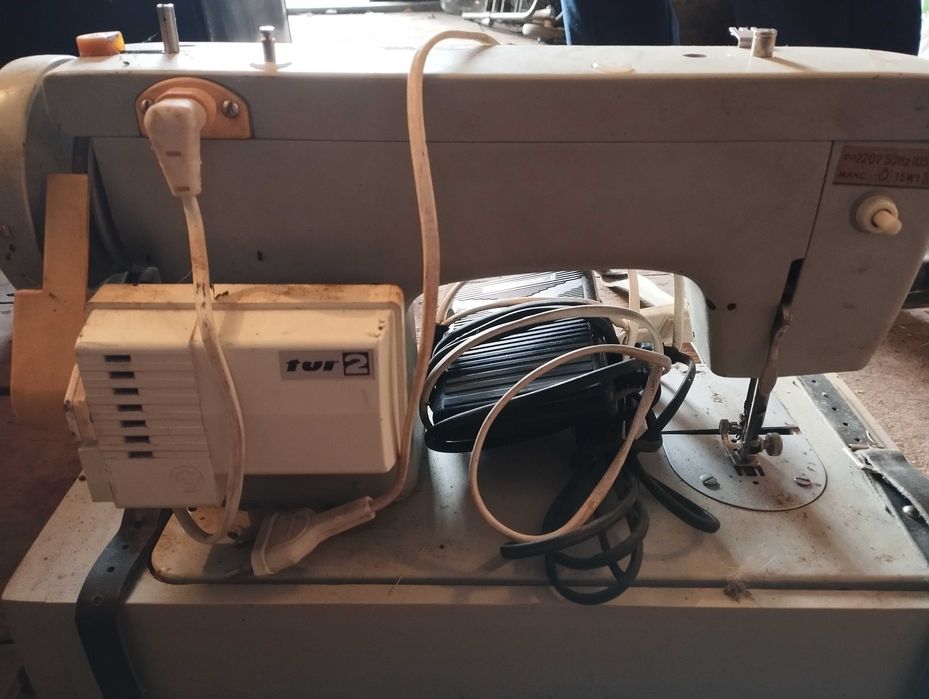 Пром швейную машину чайка 132М