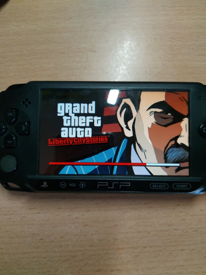 PSP E1000 "STREET" Preto, Carregador, Jogos