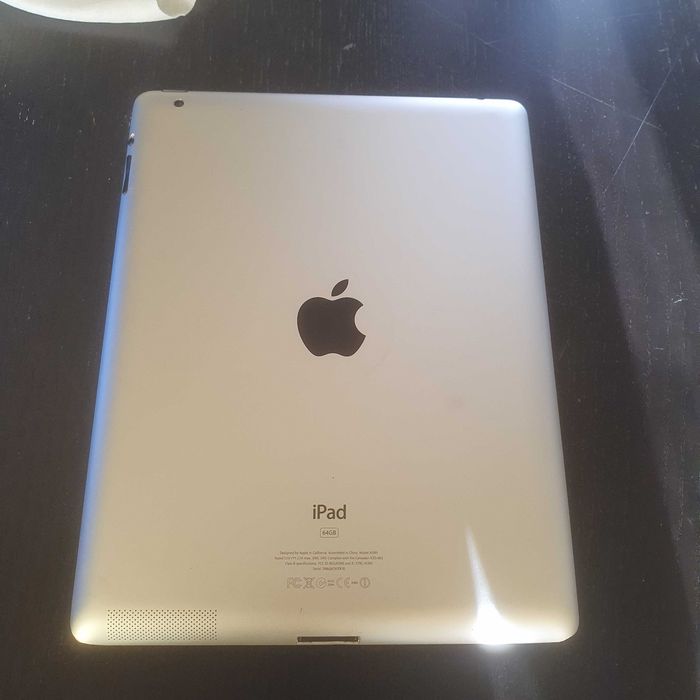 Apple iPad 2nd Gen (A1395) 9.7" 64GB - Preto