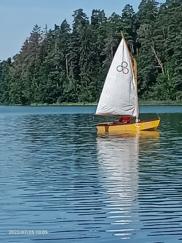 Łodka żaglowa, żaglówka.