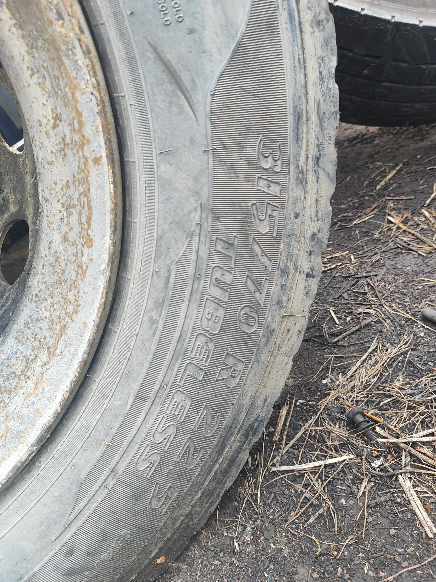 Koło (opona plus felga) colnec premium 315 / 70 R 22,5