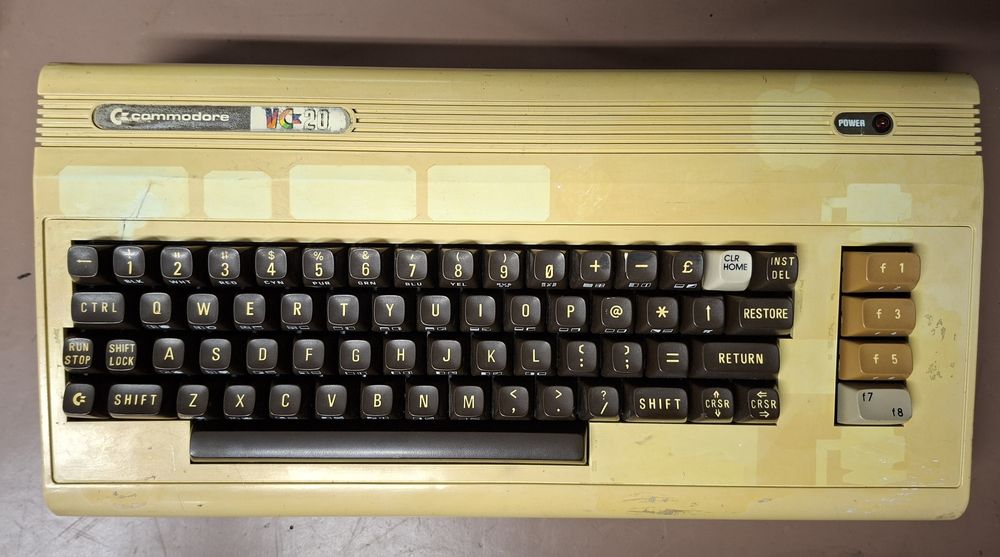 Commodore VIC-20 VC20 VC-20 zasilacz  nie C64 Amiga Atari