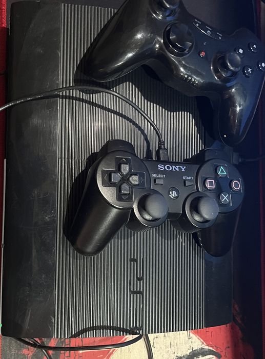 PS3 Super Slim + 2 ігри на вибір + 2 джойстика