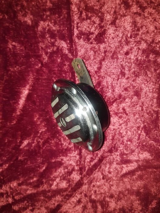 Продам звуковой сигнал для мотоцикла ЯВА (6 Вольт)