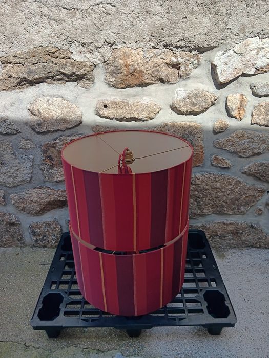 Vendo 2 Candeeiros de Teto em Bom Estado