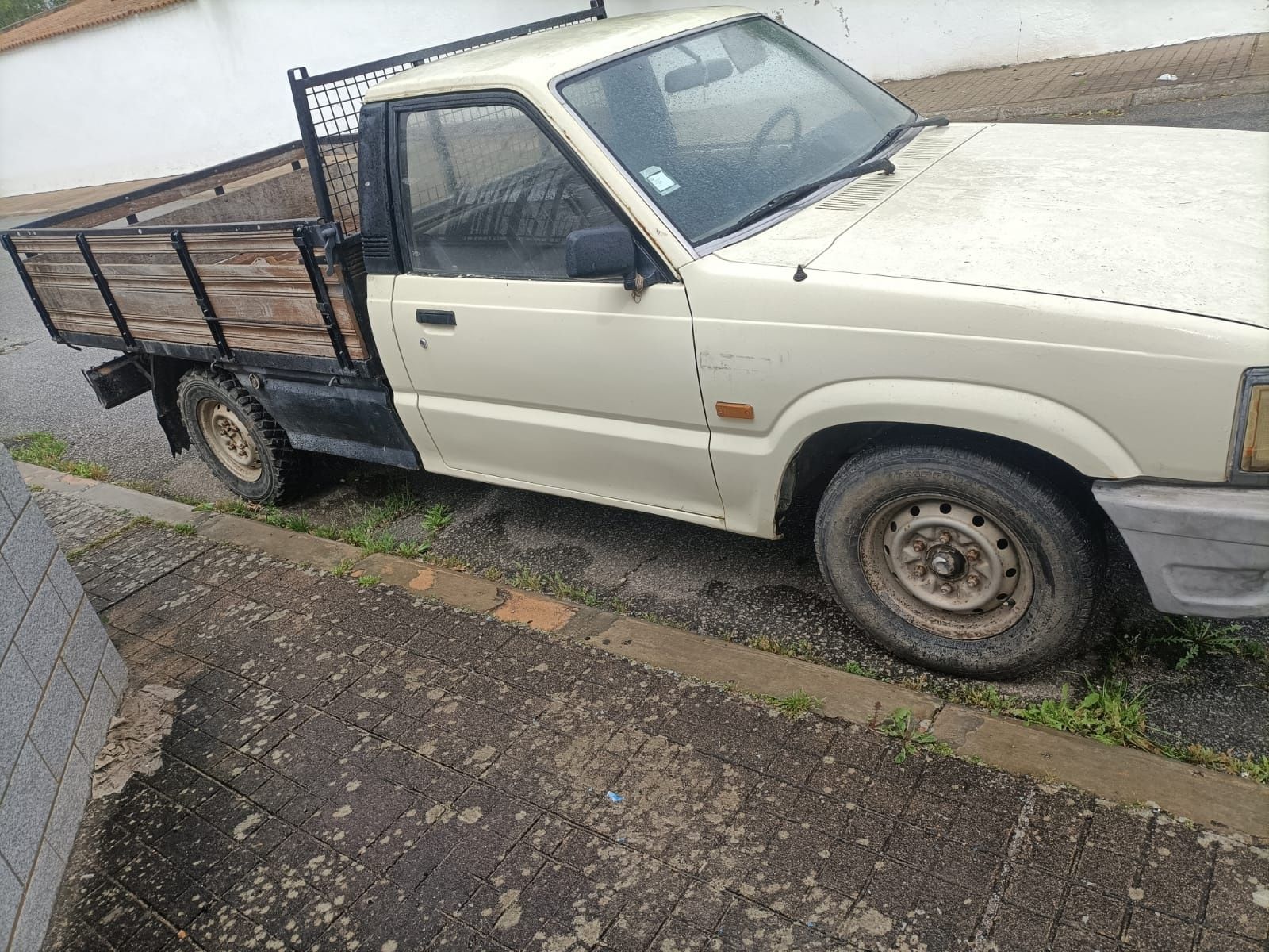 Carrinha Mazda B2200