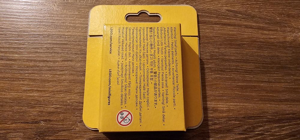 Lego figurka minifigurka zawodniczka e sportu 71045 seria 25