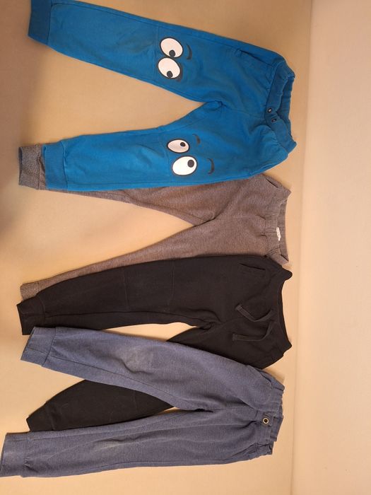 Zestaw 4 pary spodni dla chłopca, rozmiar 128