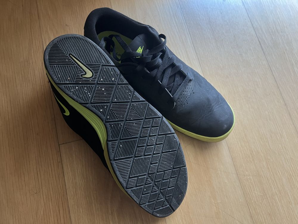 Sapatilha Nike, original, tamanho 44 (calca 42/43) em bom estado
