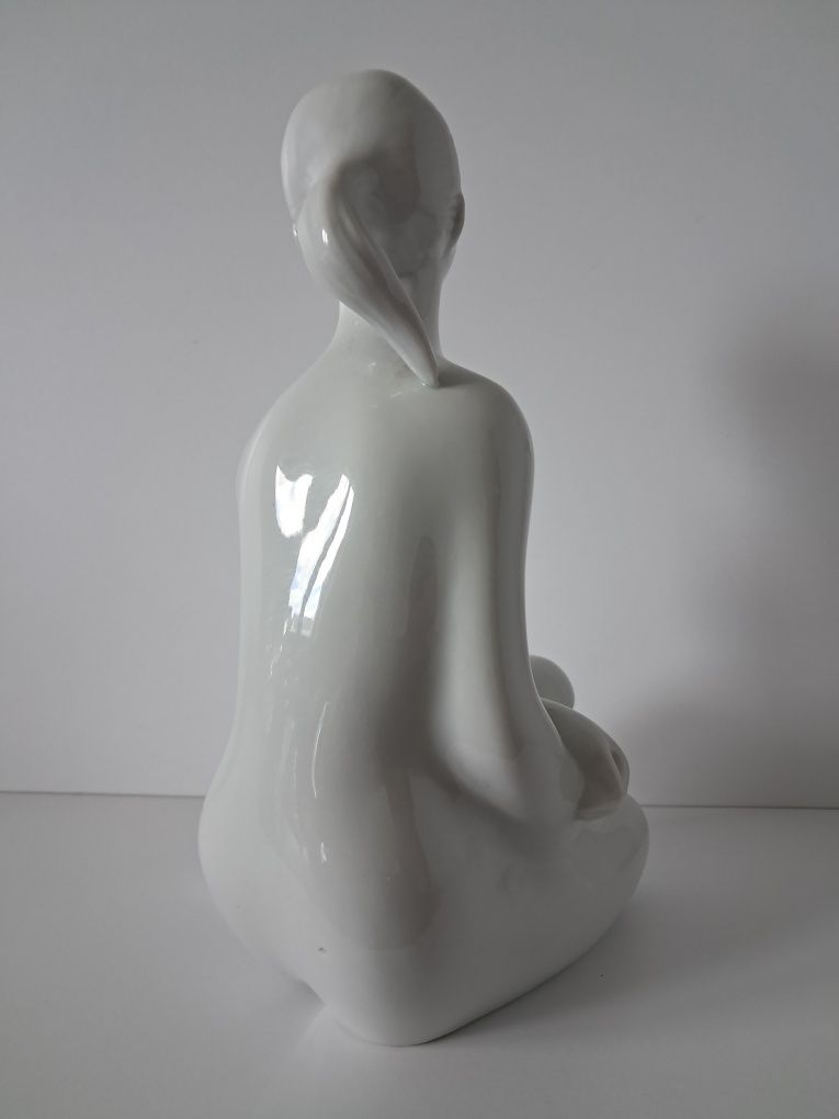 Royal Dux projekt Jiri Cernoch akt figurka porcelanowa biała 23,5cm