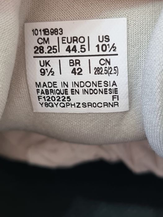 Оригінал 100% кросівки чоловічі asics dynablast 5  euro 44.5