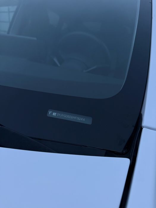Tesla model Y 2021
