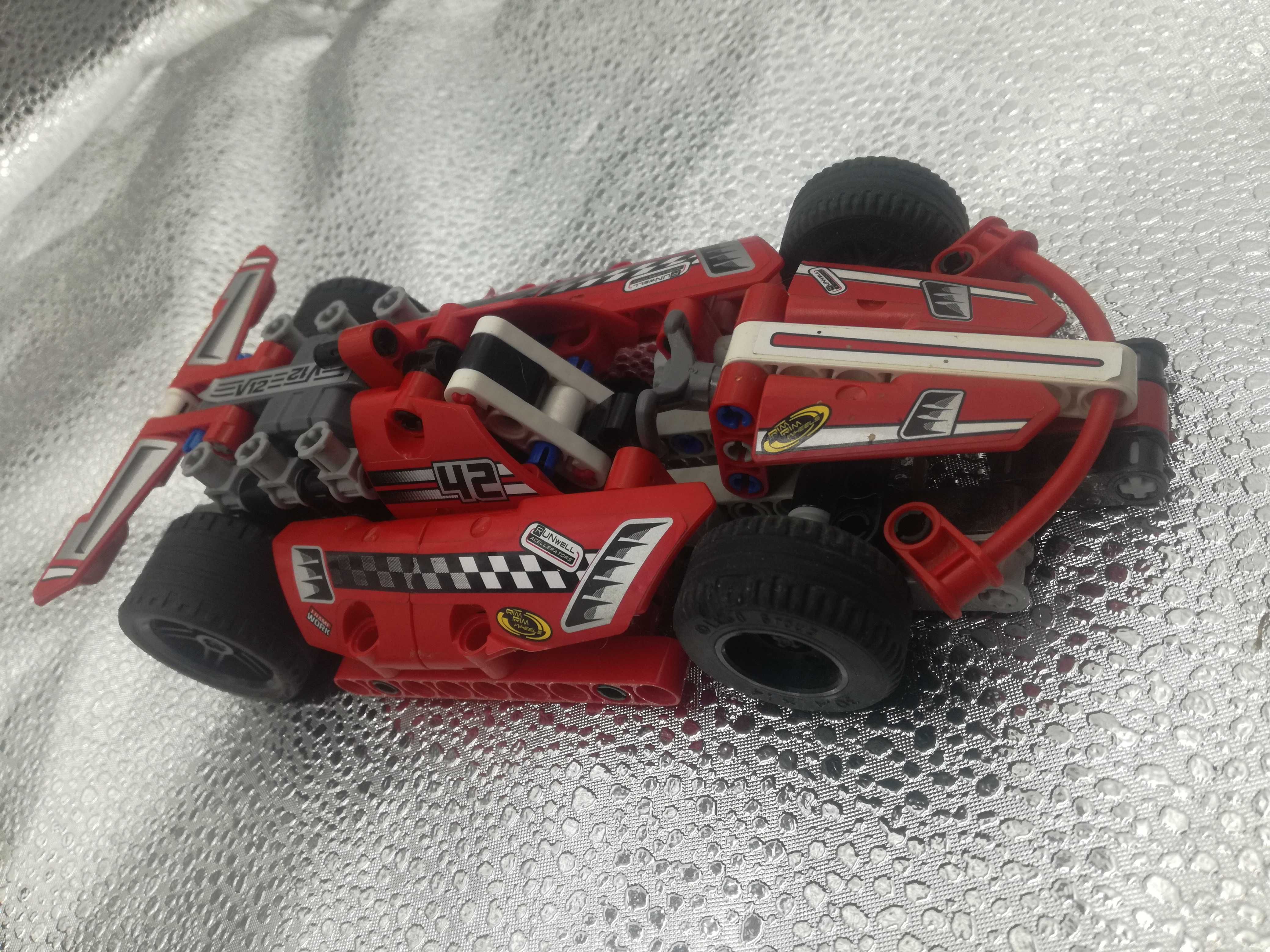 LEGO technic auto z automatycznym napędem