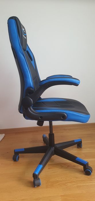 VOJENSVOJENSКрісло геймерське VOJENS чорний/синій шт.шкіра/сітка
Крісл