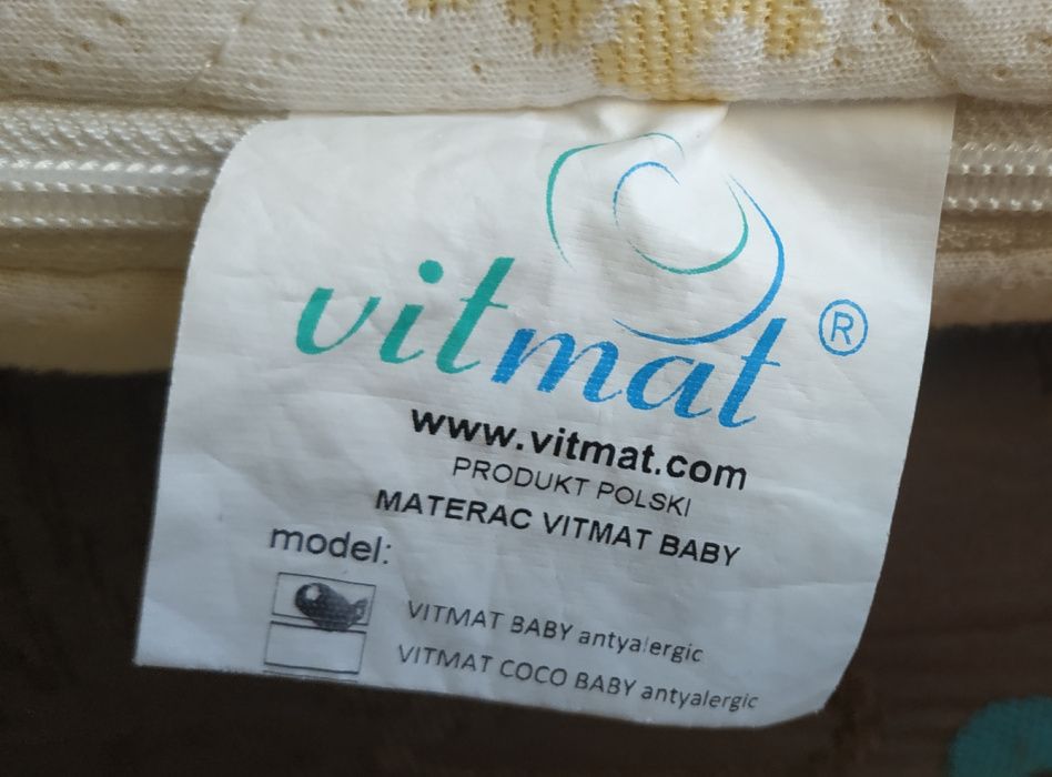 Materac VITMAT antyalergiczny, lateksowy z kartą gwarancyjną.