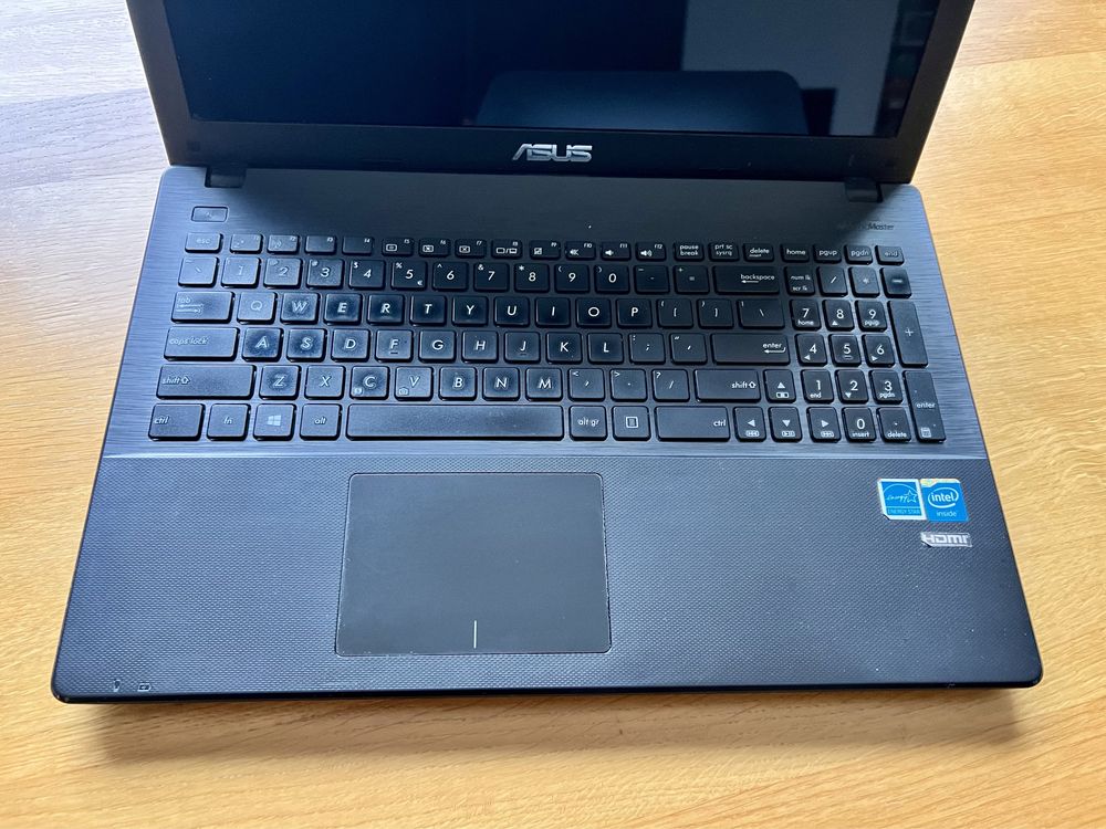 Laptop ASUS X551M używany