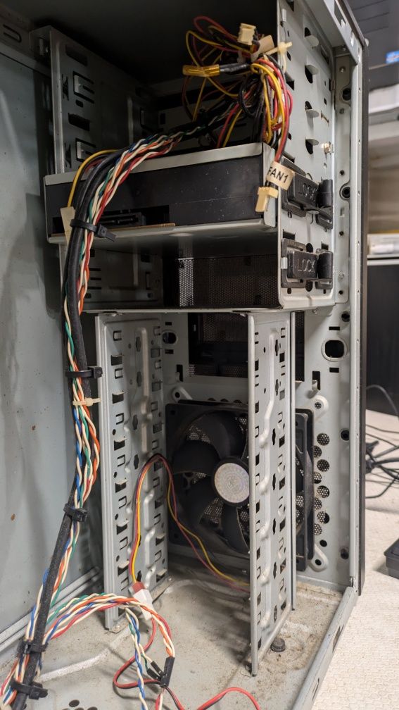 Caixa Coolermaster com Controlador e fans