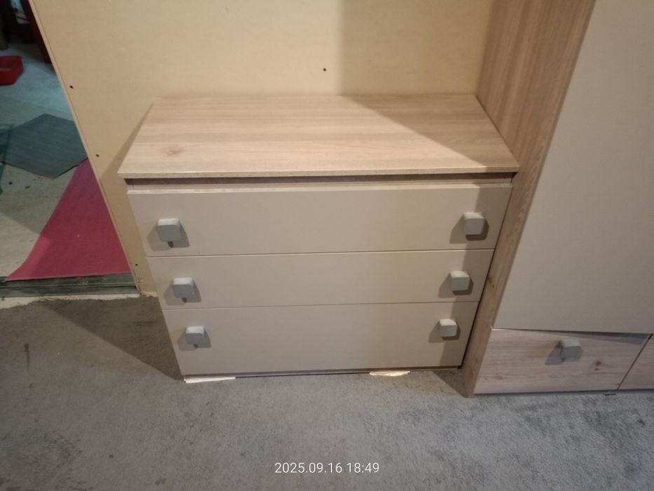 Komoda z szufladami
