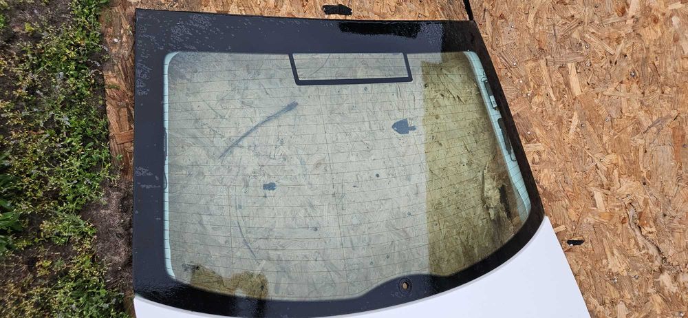 Скло задньої 5-ї двері Skoda Octavia A7 ліфтбек 5E5845049AENVB VAG