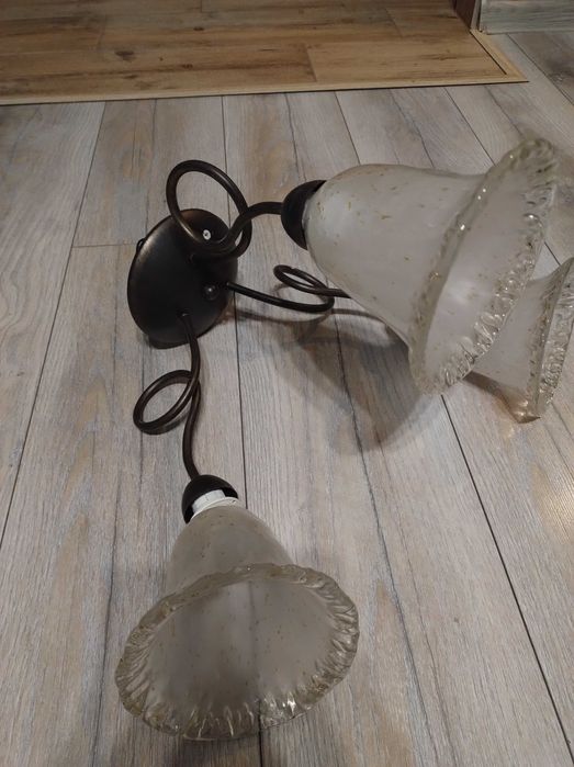 Lampa wisząca trzy klosze plus kinkiet do kompletu jeden klosz