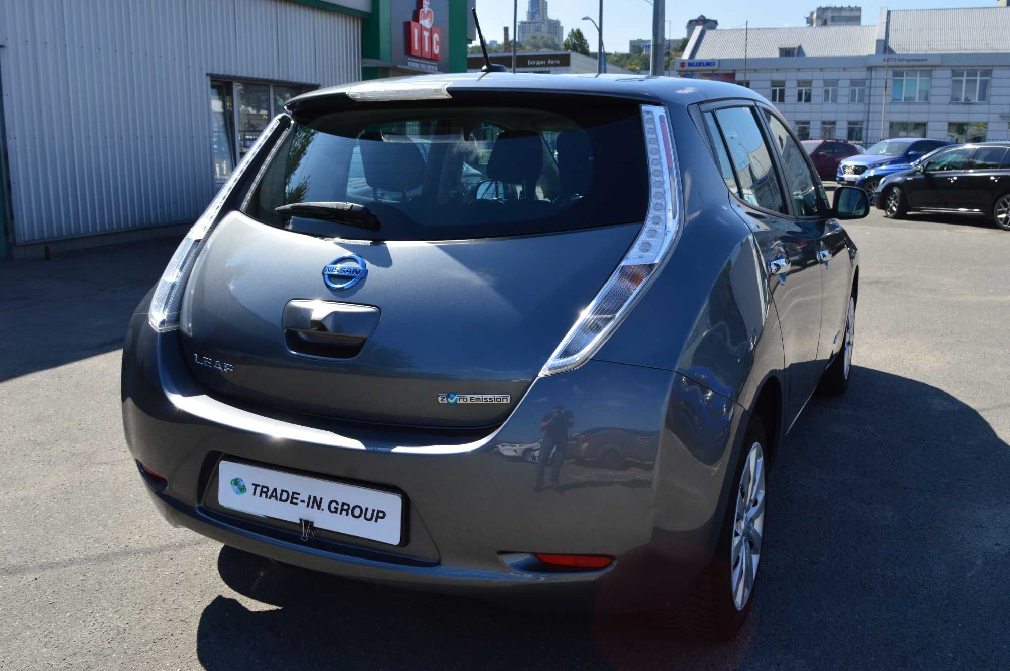 Авто Nissan Leaf 2015 24кВт