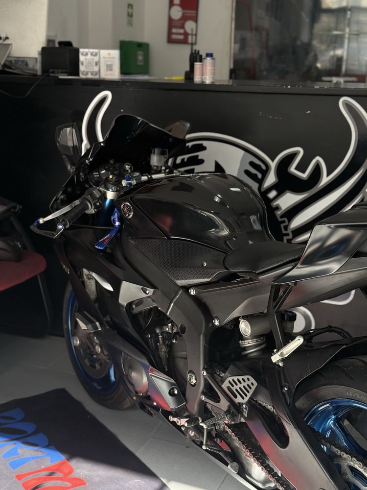 Yamaha R6 2017 como nova