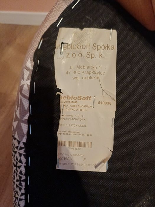 Fotel uszak z podnóżkiem model Chicago