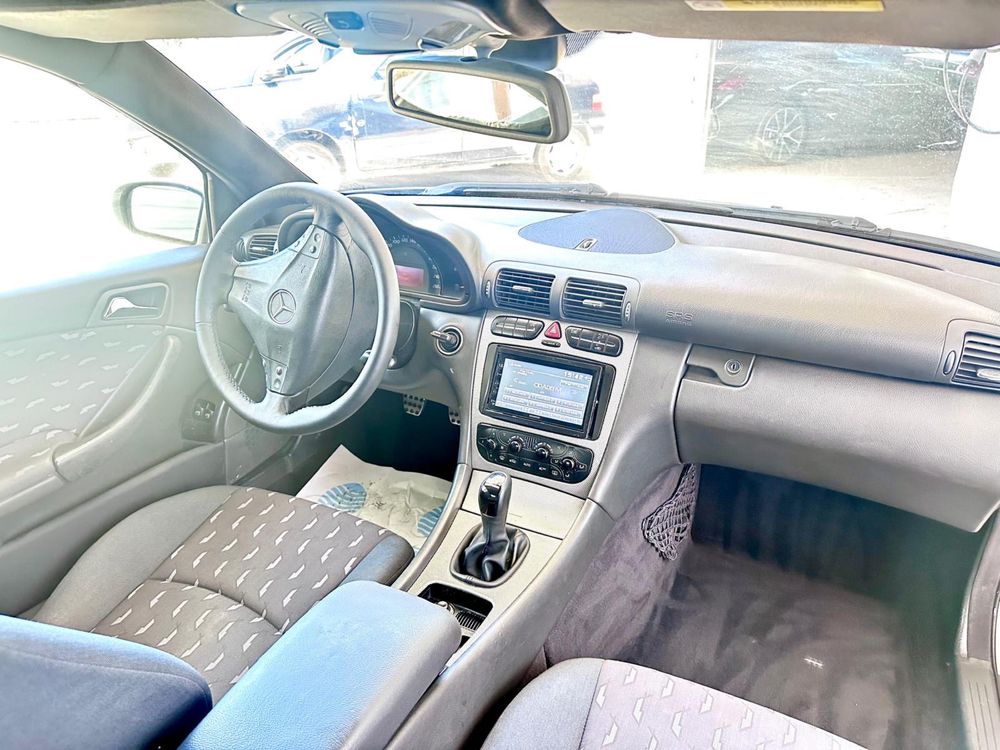 C220 COMPACT EM OPTIMAS CONDICOES