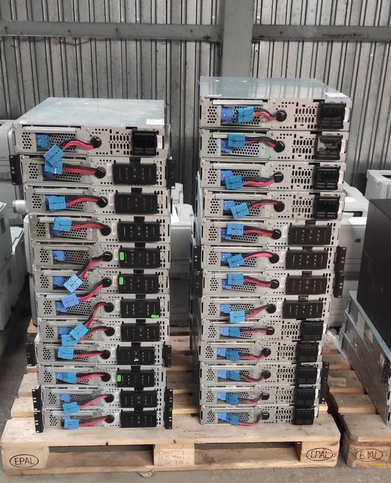 ДБЖ APC SUA 2200rmi2u
