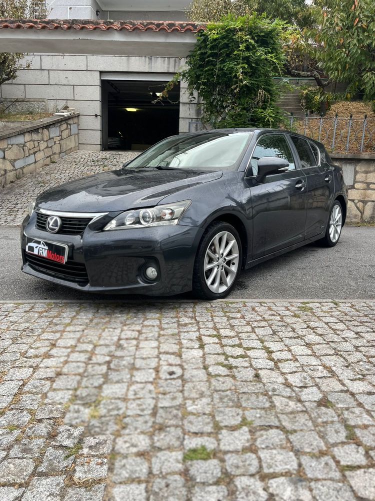 Lexus Ct200h 2011
