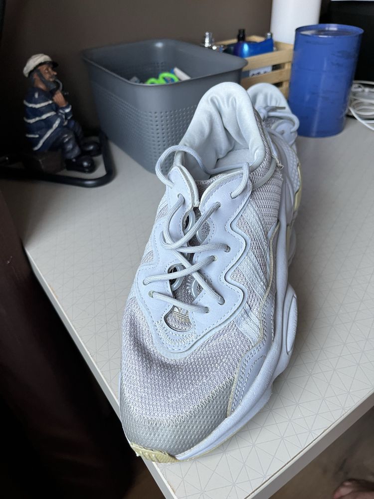 adidas  Ozweegoo