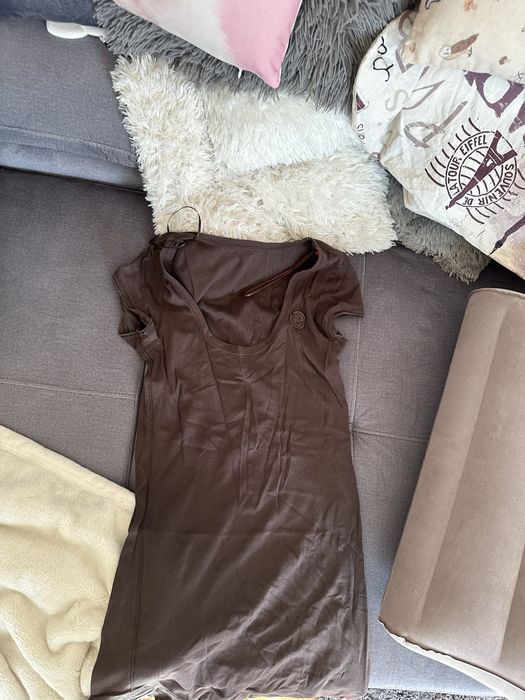 Śliczna brązowa letnia sukienka krótka dekolt