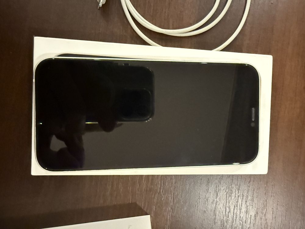 Продам apple 12