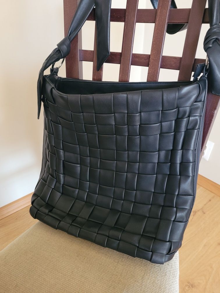 Czarna Torba na ramię listonoszka shopper bag torebka Reserved