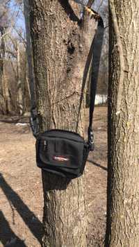 Месенджер eastpak made in usa