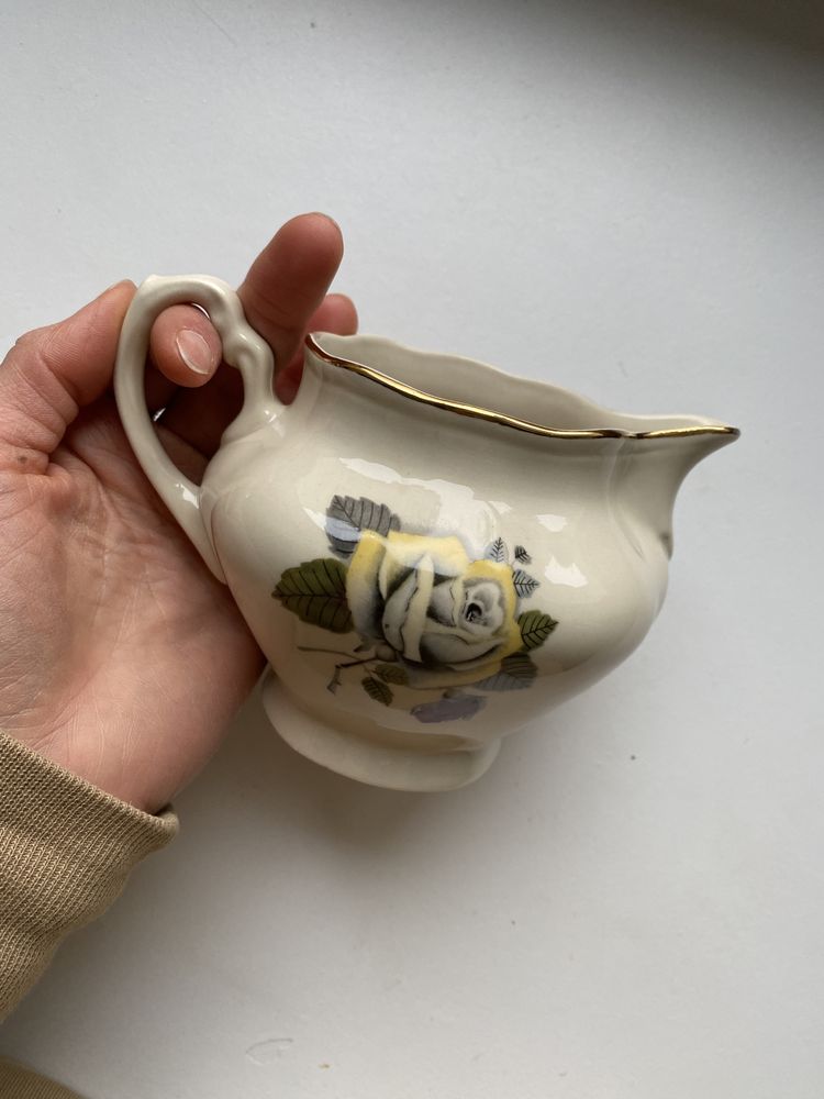 Chocież dzbanek mlecznik antyk kwiaty retro  porcelana vintage