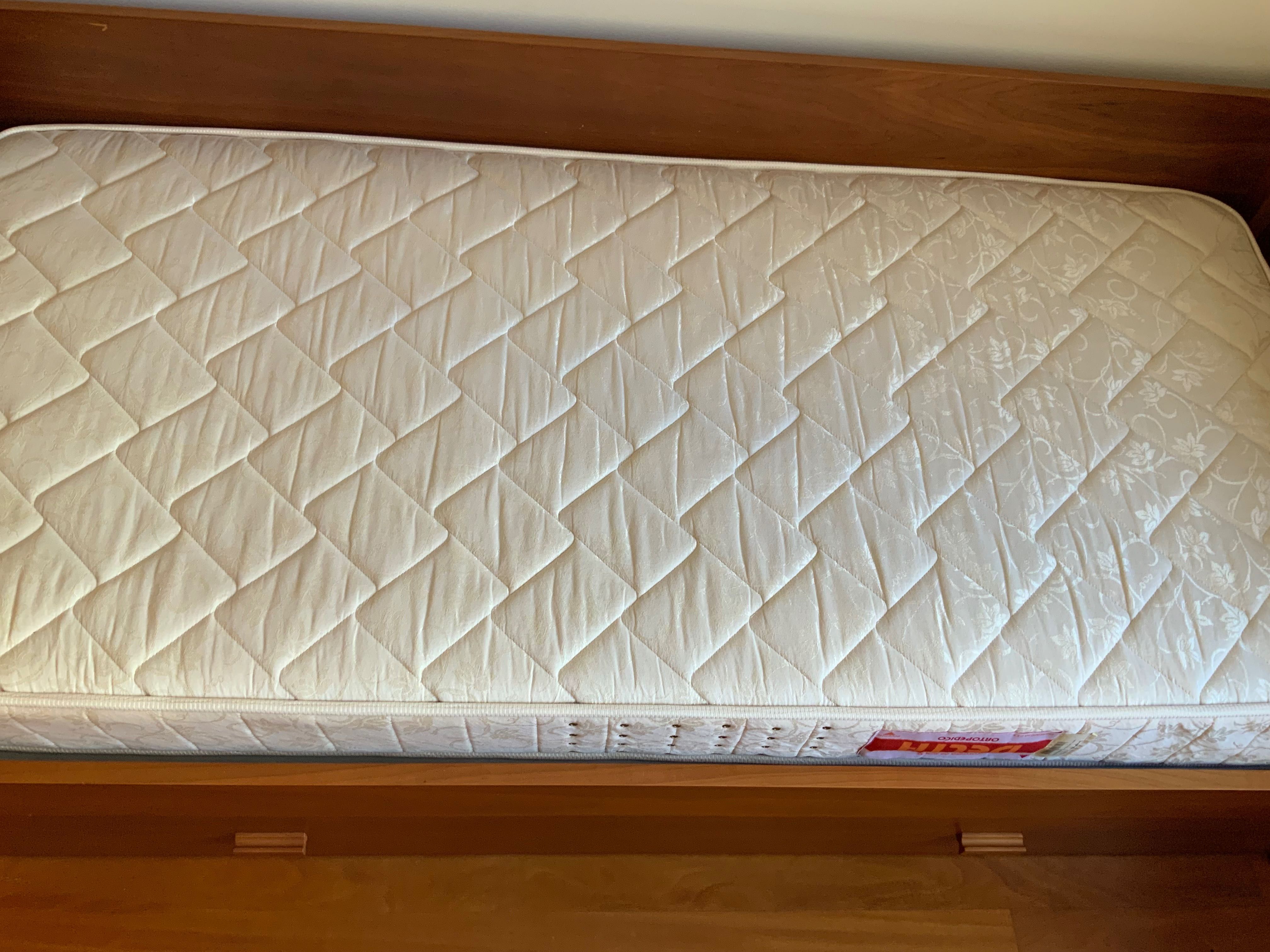 Cama solteiro/ casal