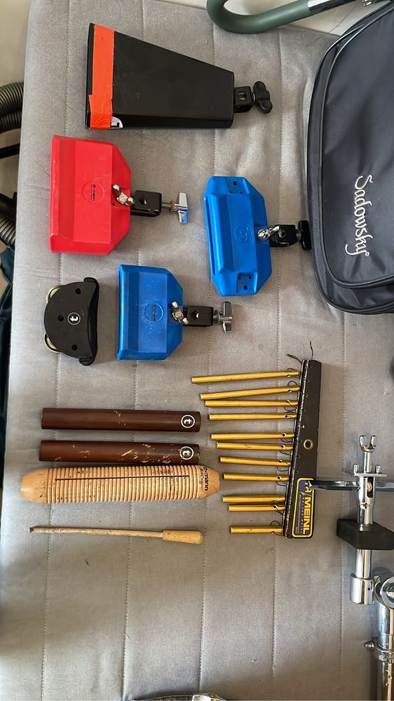 Vendo timbales LP 14/15 / bongô c suporte/ efeitos de percussão