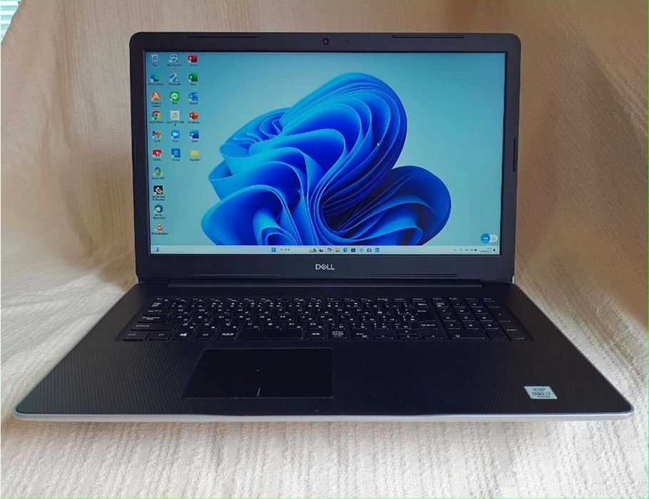 Dell Octacore 17.3" i7/8GB/1TB NVMe Professional Series64284458606593120