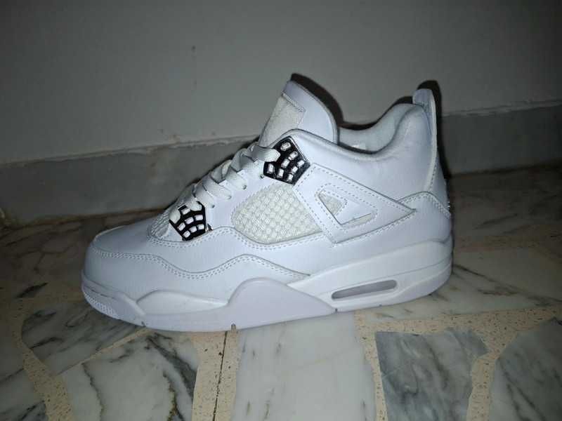Jordan 4 Retro Pure Money EU.
