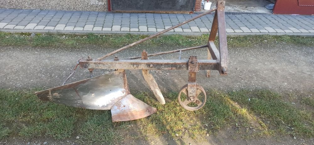 Плуг до трактора