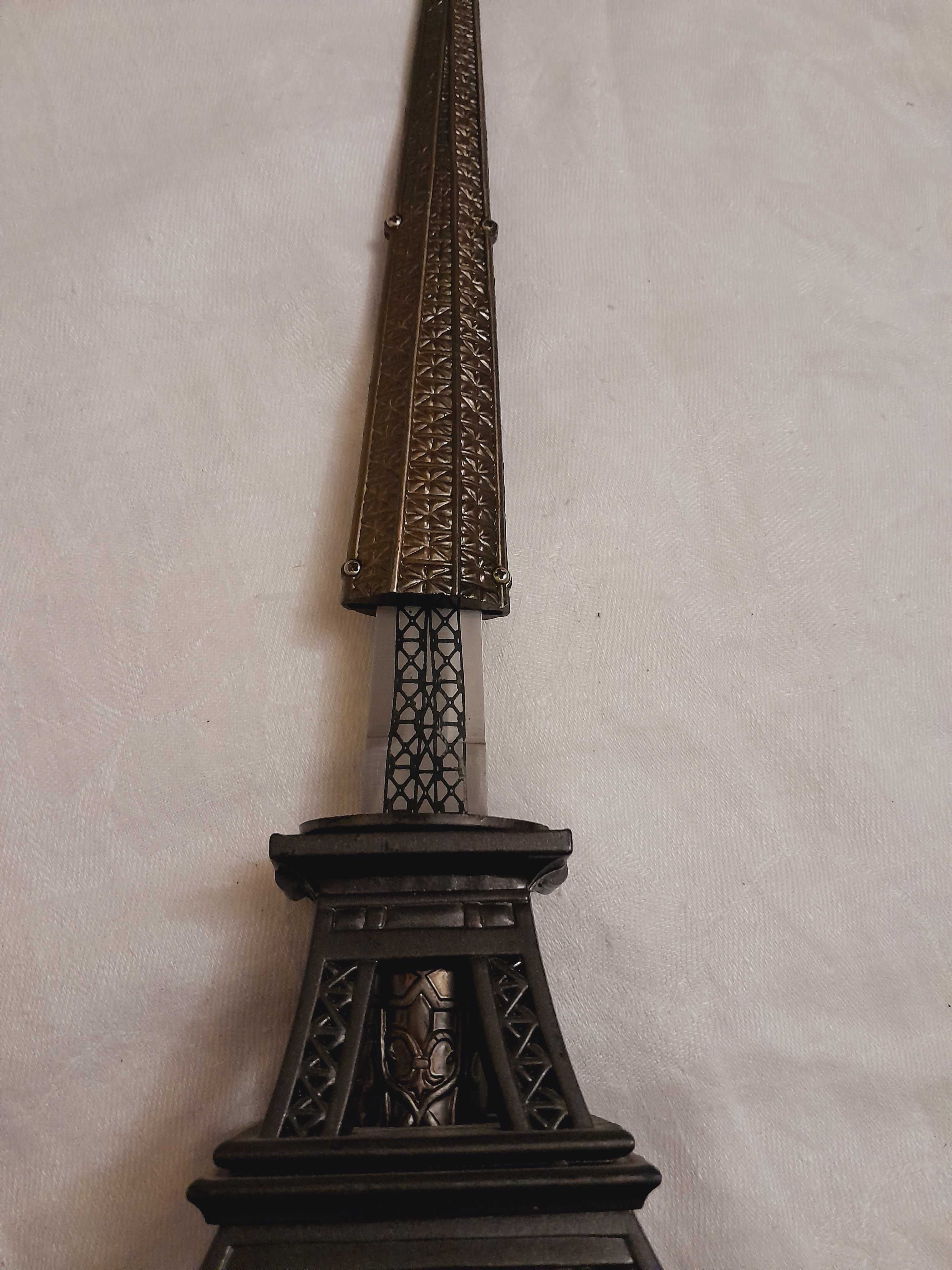 Колекционный нож для открывания писем (кинжал) в Эйфелевой башне США